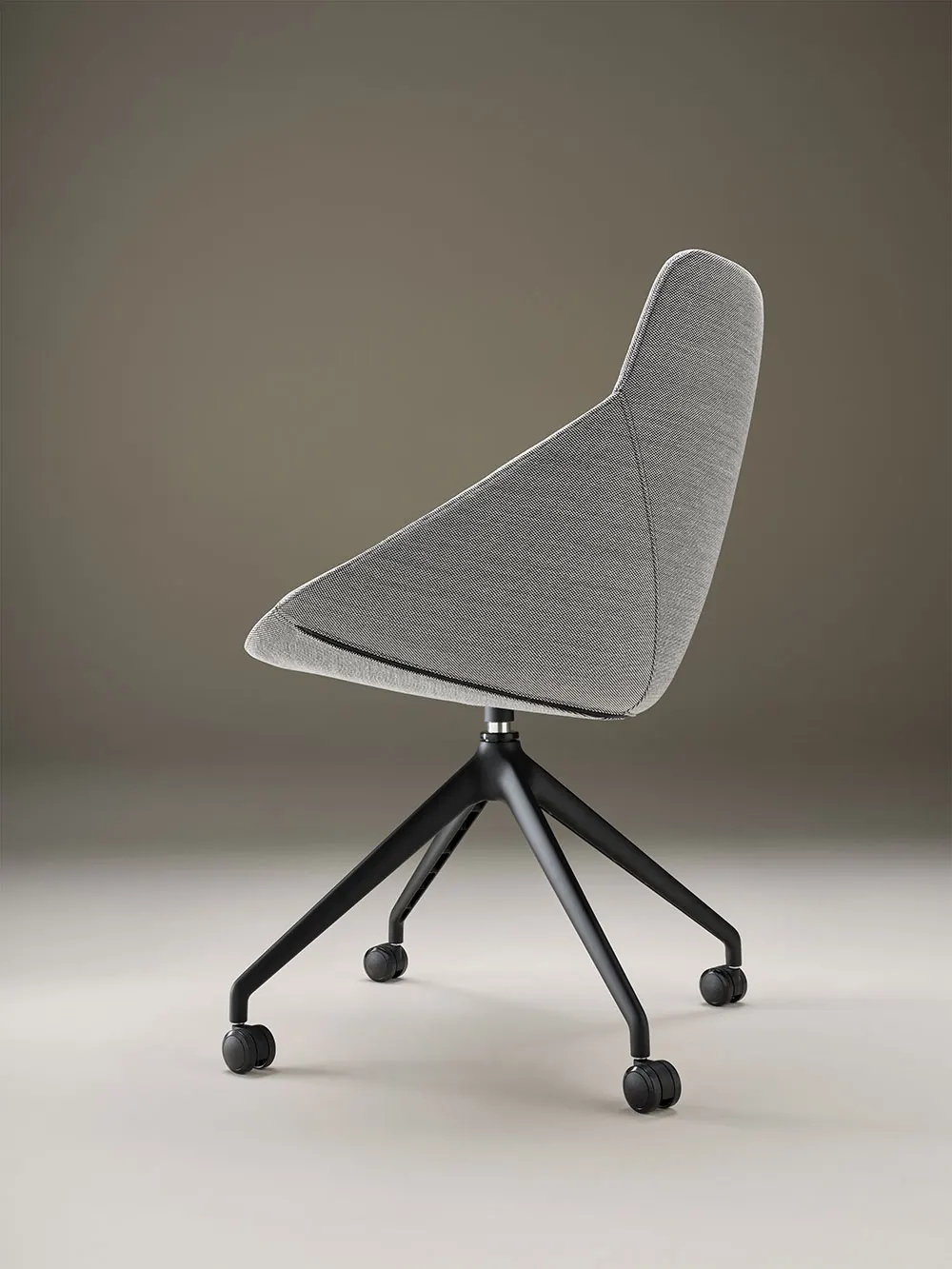 Forma 5 Bow Chair