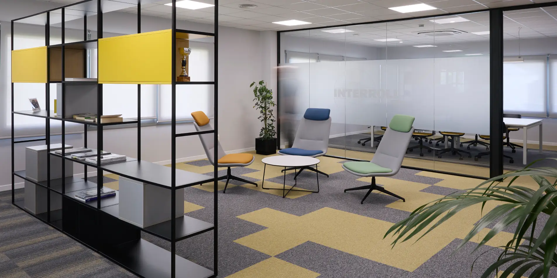 Reforma oficinas Interroll by Wholecontract