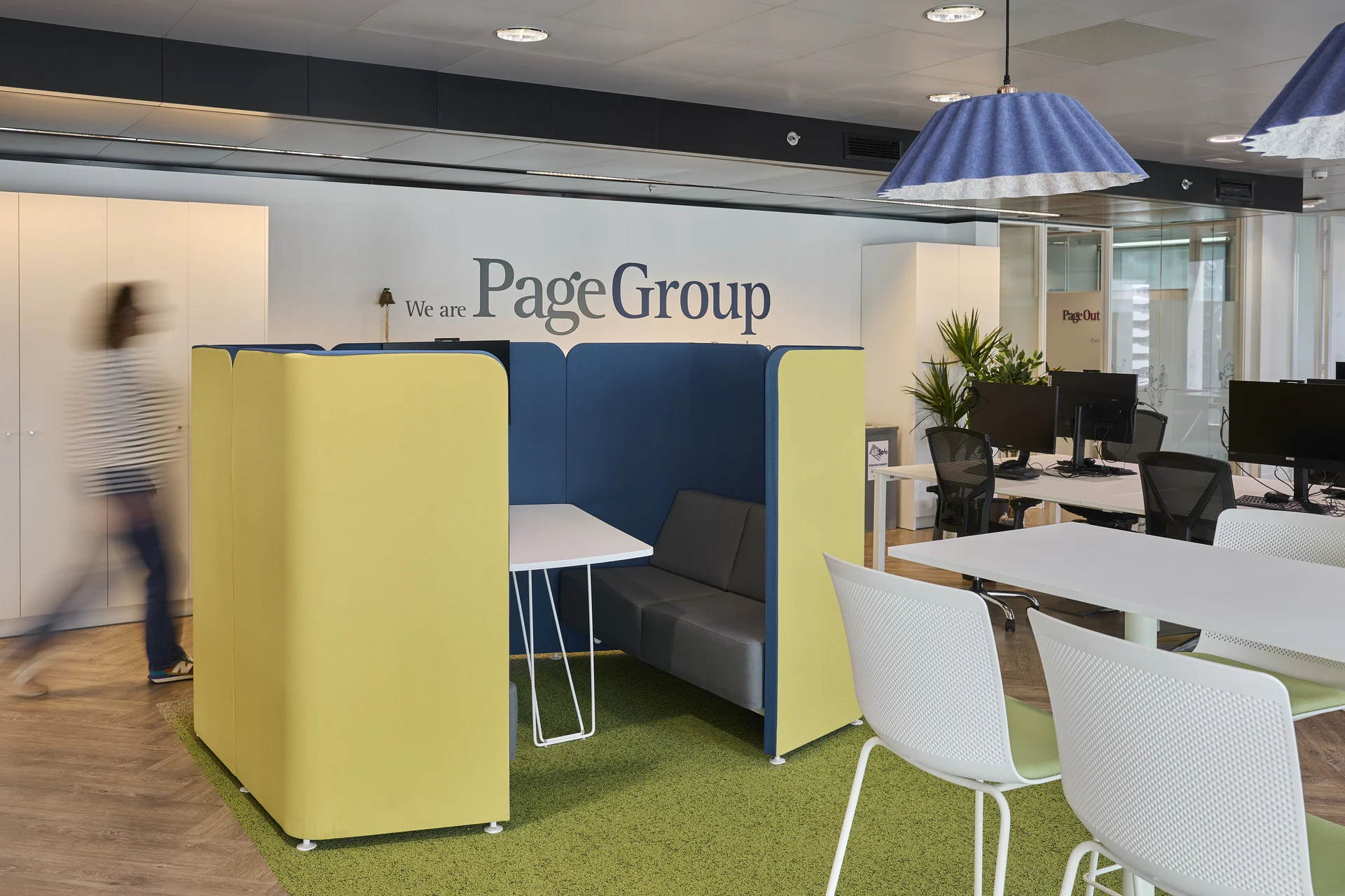 Redistribución de oficinas Michael Page by Wholecontract