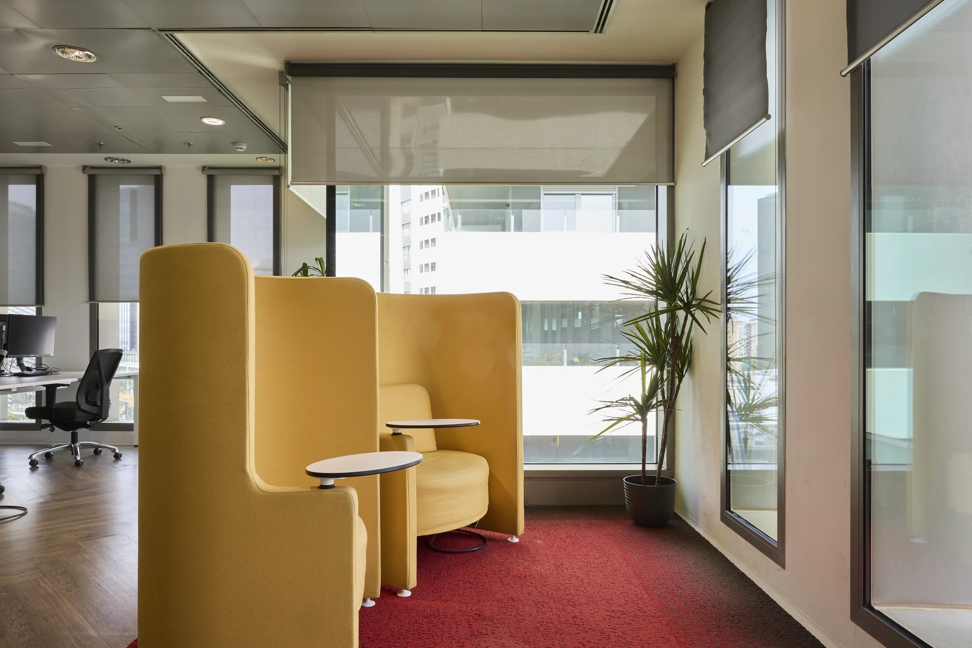 Redistribución de oficinas Michael Page by Wholecontract Espacios colaborativos