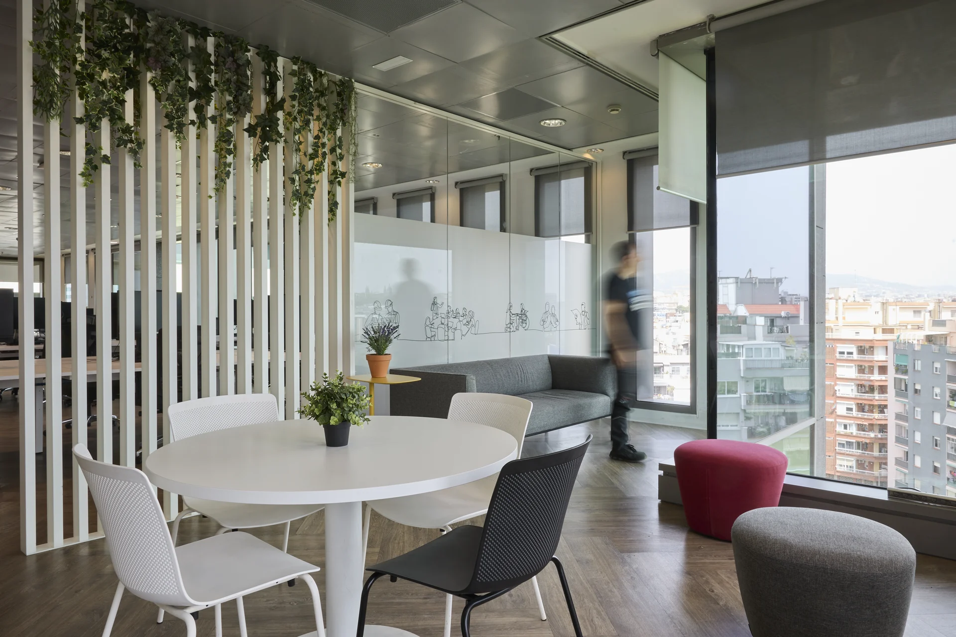 Redistribución de oficinas Michael Page by Wholecontract