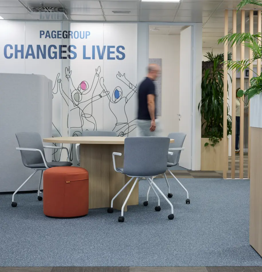 Adaptación oficinas Page Group by Wholecontract