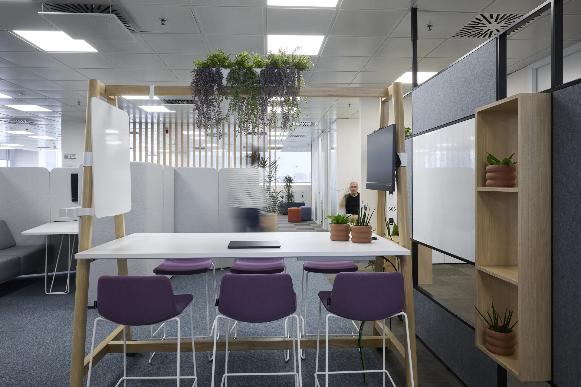 Adaptación oficinas Page Group by Wholecontract Proyecto de oficina La Palma de Cervelló