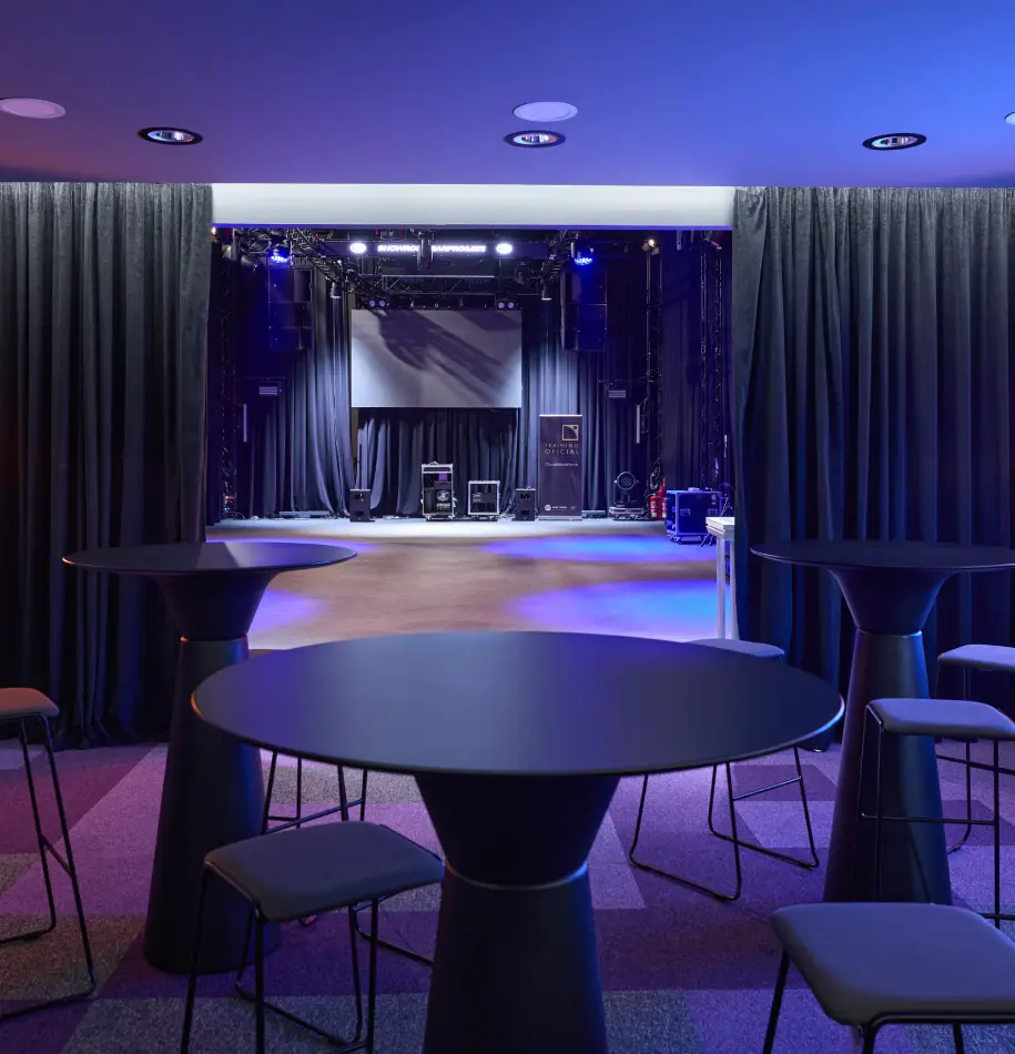 Remodelación oficinas Earpro by Wholecontract Remodelación oficinas Earpro by Wholecontract