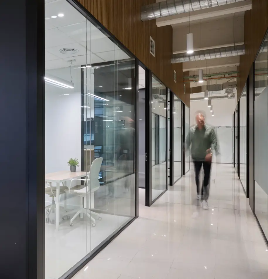 Diseño de oficina Qilimanjaro by Wholecontract Diseño de oficina Qilimanjaro by Wholecontract