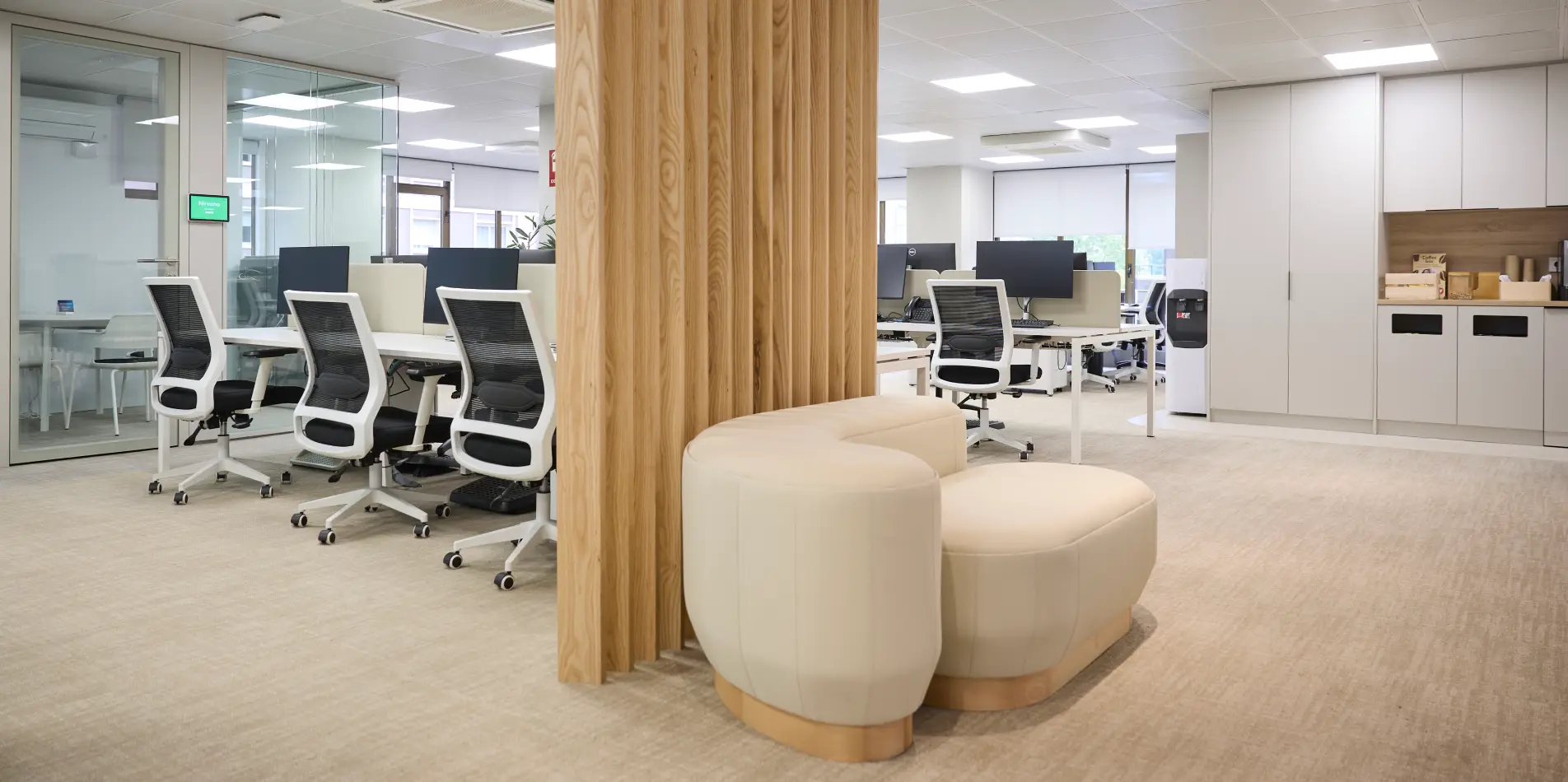 Ampliación oficinas Russell & Bedford Barcelona by Wholecontract