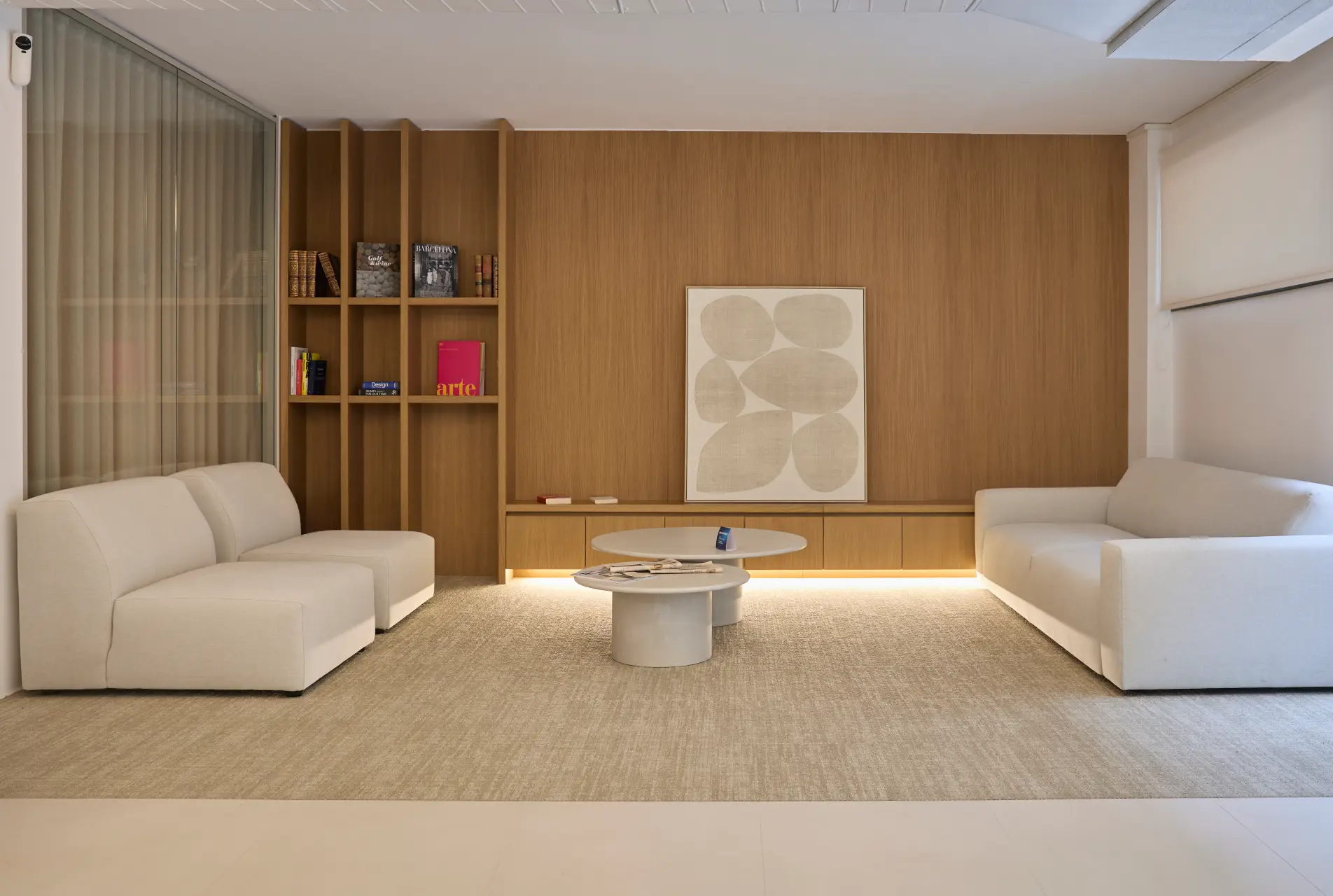 Oficinas modernas y funcionales diseñadas por Wholecontract Oficinas modernas y funcionales diseñadas por Wholecontract